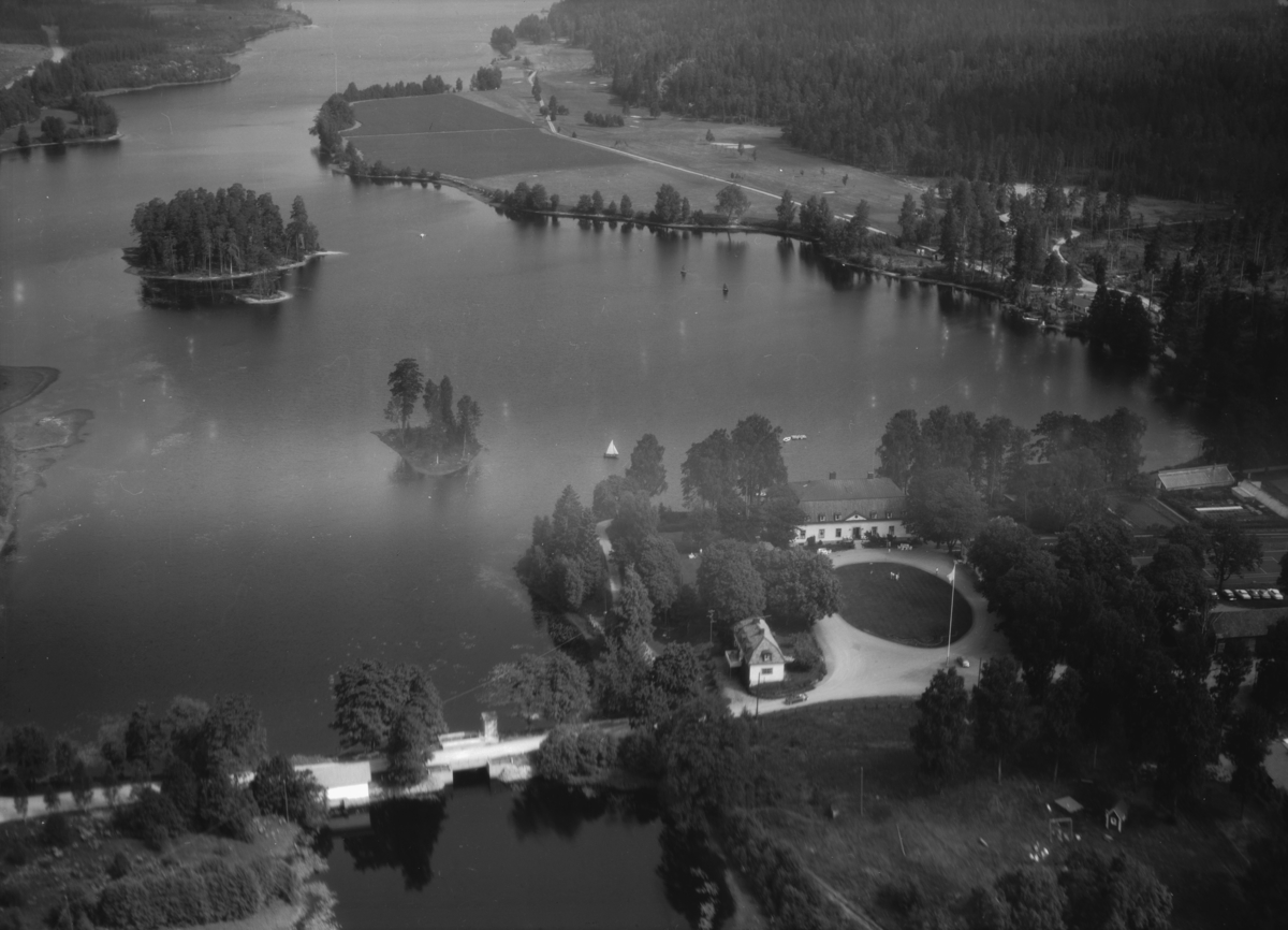 Flygfoto över Hooks Herrgård i Hok, Vaggeryds kommun, Jönköpings län. 1242/ 1966