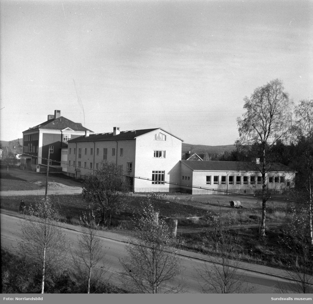 Bolbyskolan i Ånge, exteriörbilder.