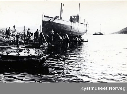 Rørvik, båten "Finngutten" liggende på båtslipen til Thorstein Severeide