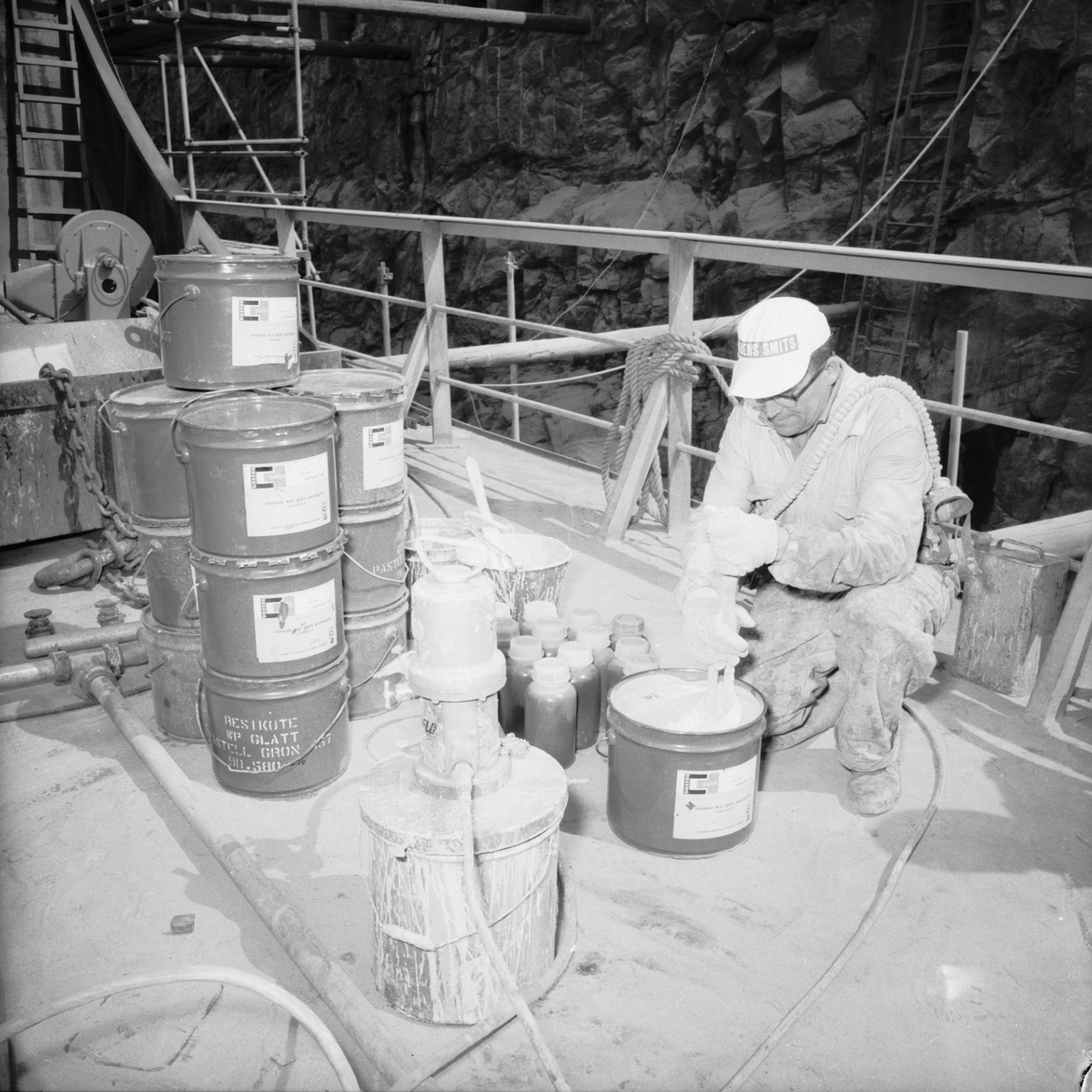 Tankbåten 295 blästring och sprutmålning - Marinmuseum / DigitaltMuseum