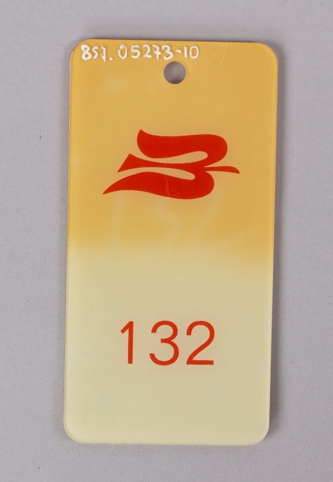 Nøkkelkort i plast  merket med ROYAL VIKING LINE SEA . Rektangulært kort med påskrift samt logo til rederiet. Hang på nøkkel (nøkkel mangler).