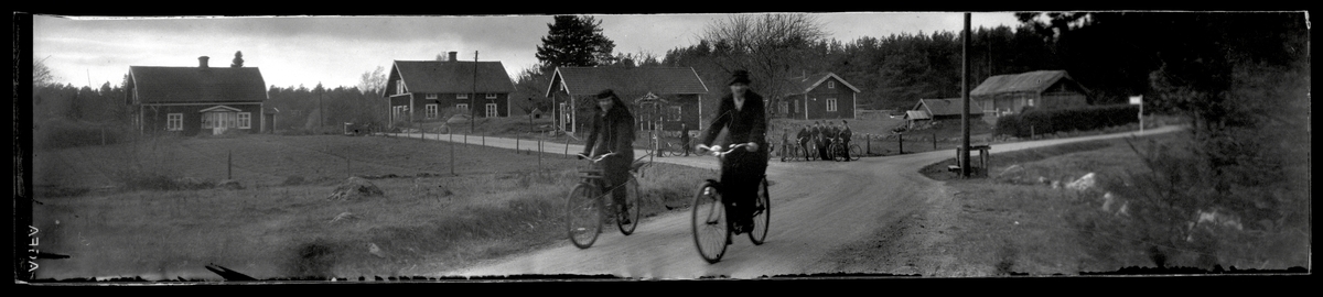 Par som cyklar i Kärret