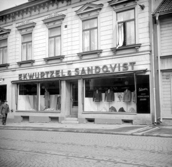 Ekwurtzel & Sandqvist på Barnarpsgatan i Jönköping, en klädaffär för dam och herr.