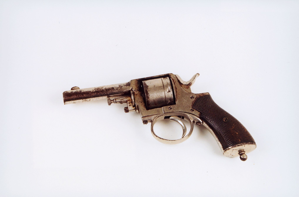 postmuseet, gjenstander, våpen, revolver, selvspennende revolver kaliber 9 mm