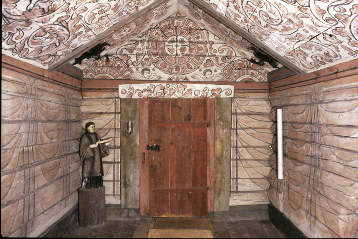 Ferdskapellet fra Brein i Nordfjord, interiør.