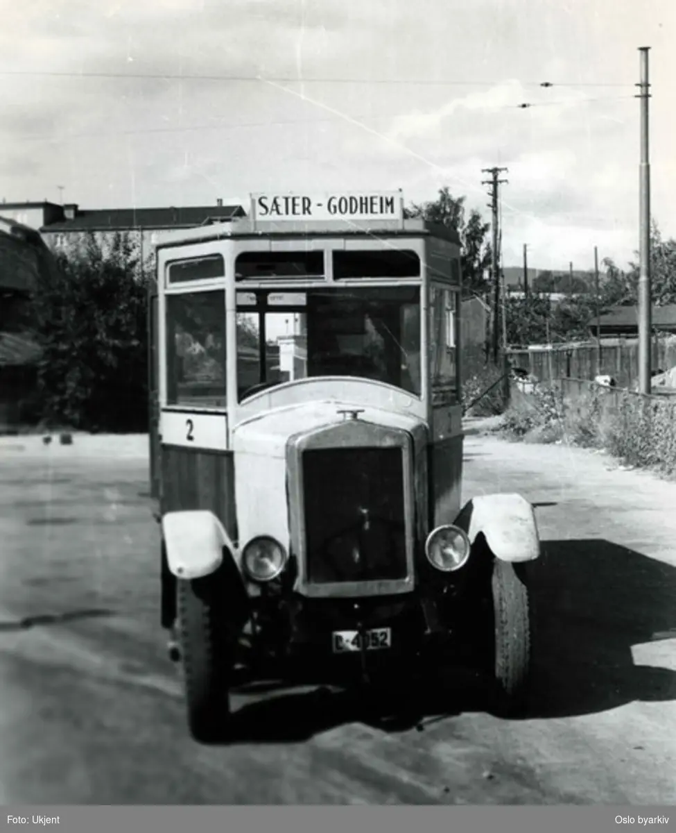 En Berliot/Skabo buss, linje 2 på Ekebergbanen, mellom Sæter og Godheim. Ekebergbanen hadde fire av disse,. Bussen ble restaurert av Oslo Sporveier i 1958 og har medvirket som filmskuespiller; den spilte hovedrollen i filmen "Bussen" fra 1961, med Leif Juster som sjåfør.