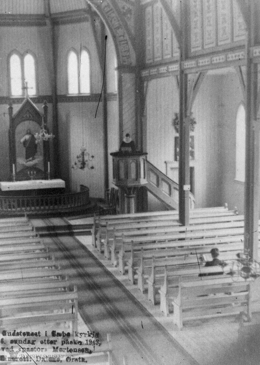 Gudstenest i Hjørundfjord kyrkje 6 søndag etter påske 1943..Hjørungfjord kyrkje, innvigd 1880. Arkitekt Henrik J. Nissen.
