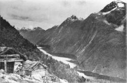 Setrene i Ljøsåbotnenstølen setret av folk på Øverås fram ti