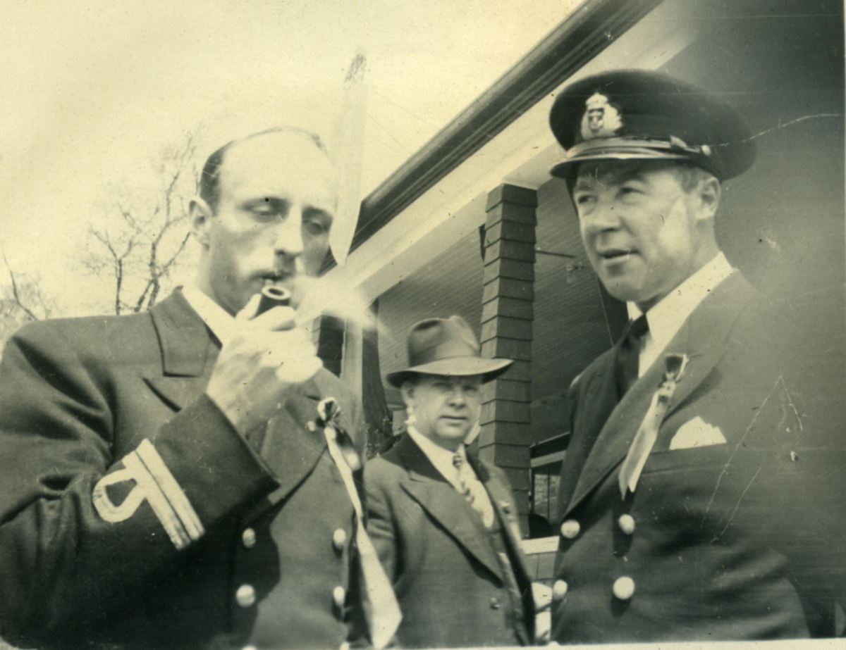Album Ubåtjager King Haakon VII 1942-1946
17.mai feiring1944 i Chester og Halifax.