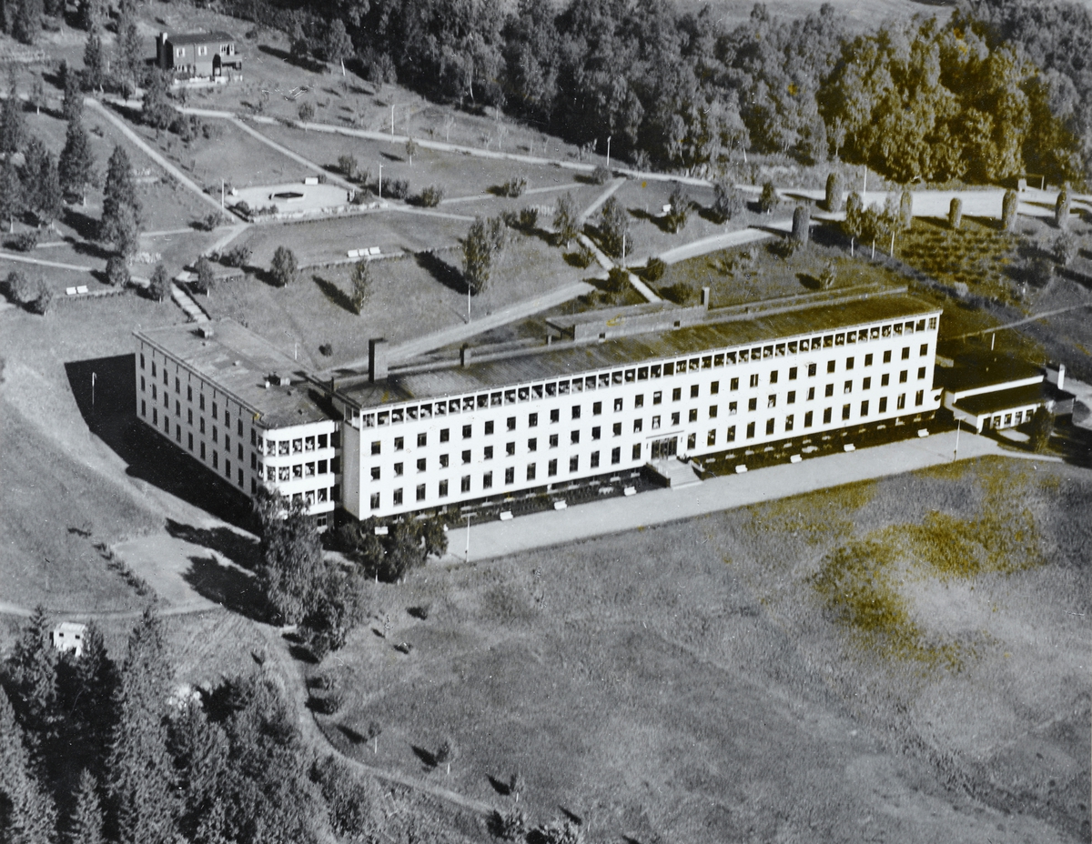 Flyfoto av Ringvål sanatorium tatt i 1947.