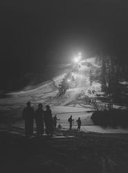 Treningsbakken i Gråkallen har fått belysning