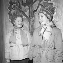 HAMAR JERNSTØPERI OG MEK. VERKSTED, HAM-JERN, TO UKJENTE BAR