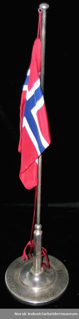 Bordvimpel el. miniatyr flaggstang med det norske flagg