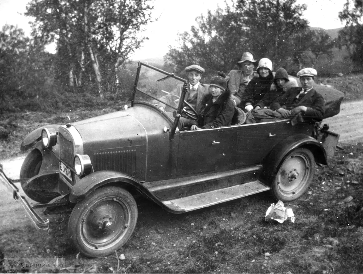 Automobil i Brøste, muligens i 1925-1930