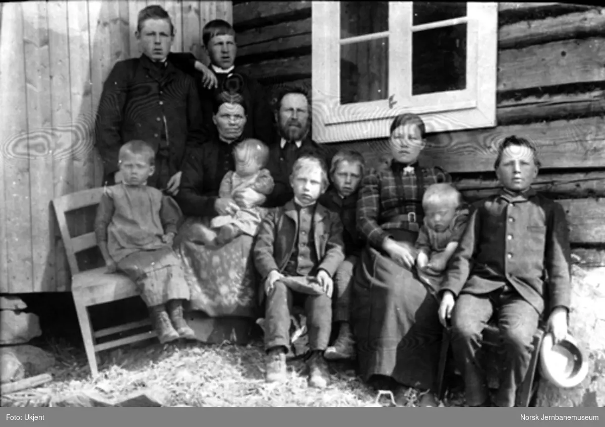 En husmannsfamilie på 11 personer på Hedemarken