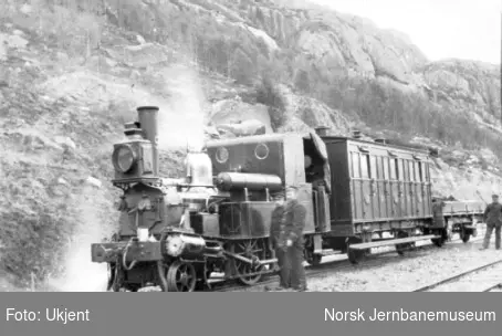 Damplokomotiv type III nr. 9 "Eivind" med første persontog til Flekkefjord