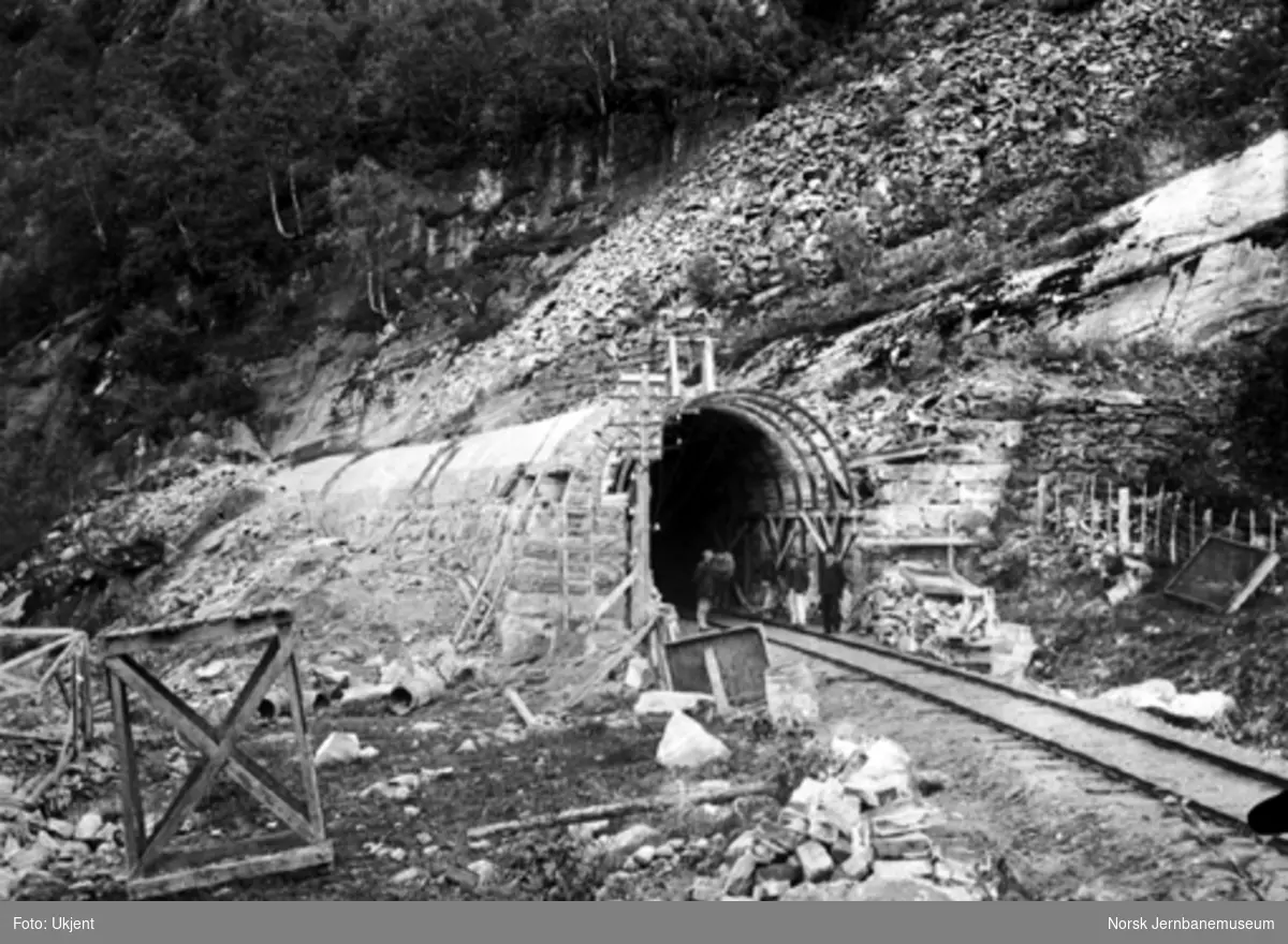 Overmuringsarbeider ved Kløftefjell tunnel