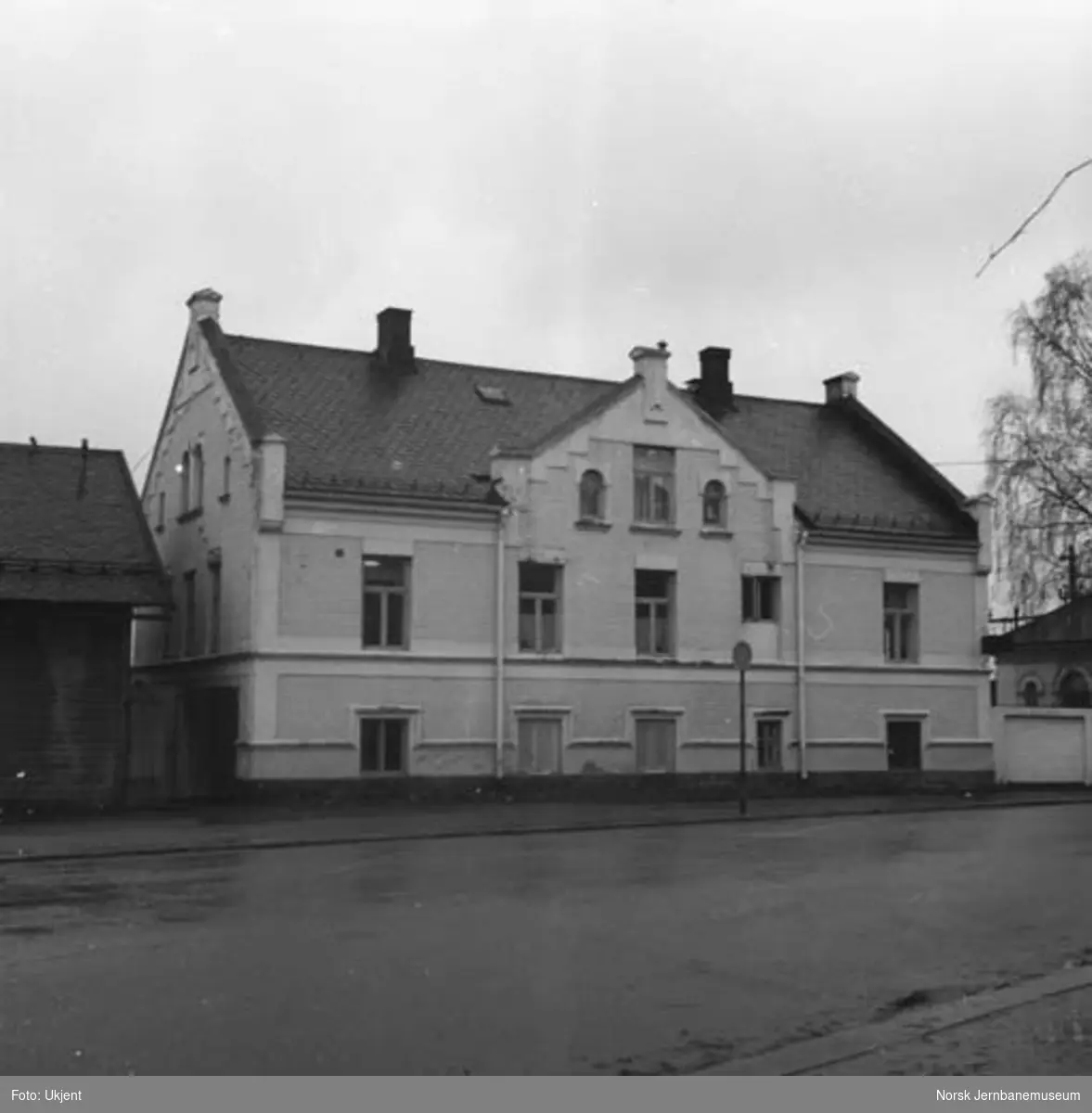 Hamar stasjon : driftsbygningen