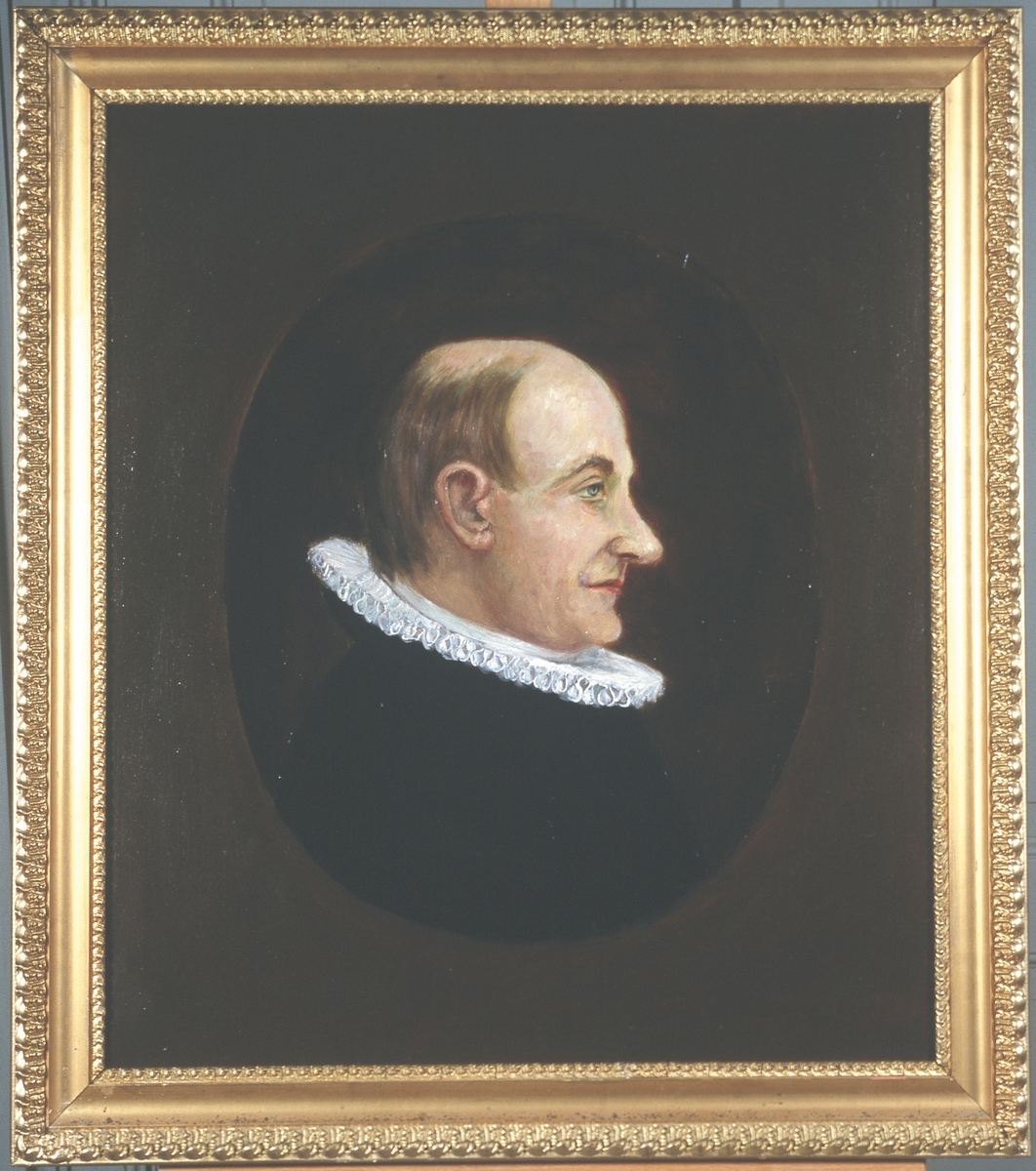 Portrett av eidsvollsmann og prest Georg B. Jersin
Mann med tynt hår, høy panne, profil, lang nese, prestekledd, innskrevet i oval.