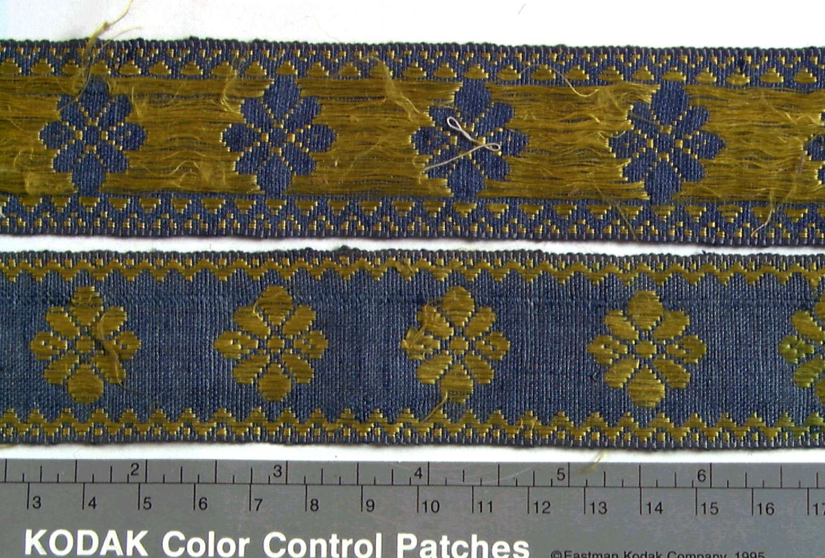Blå - gule mønstervevde bånd av silke.