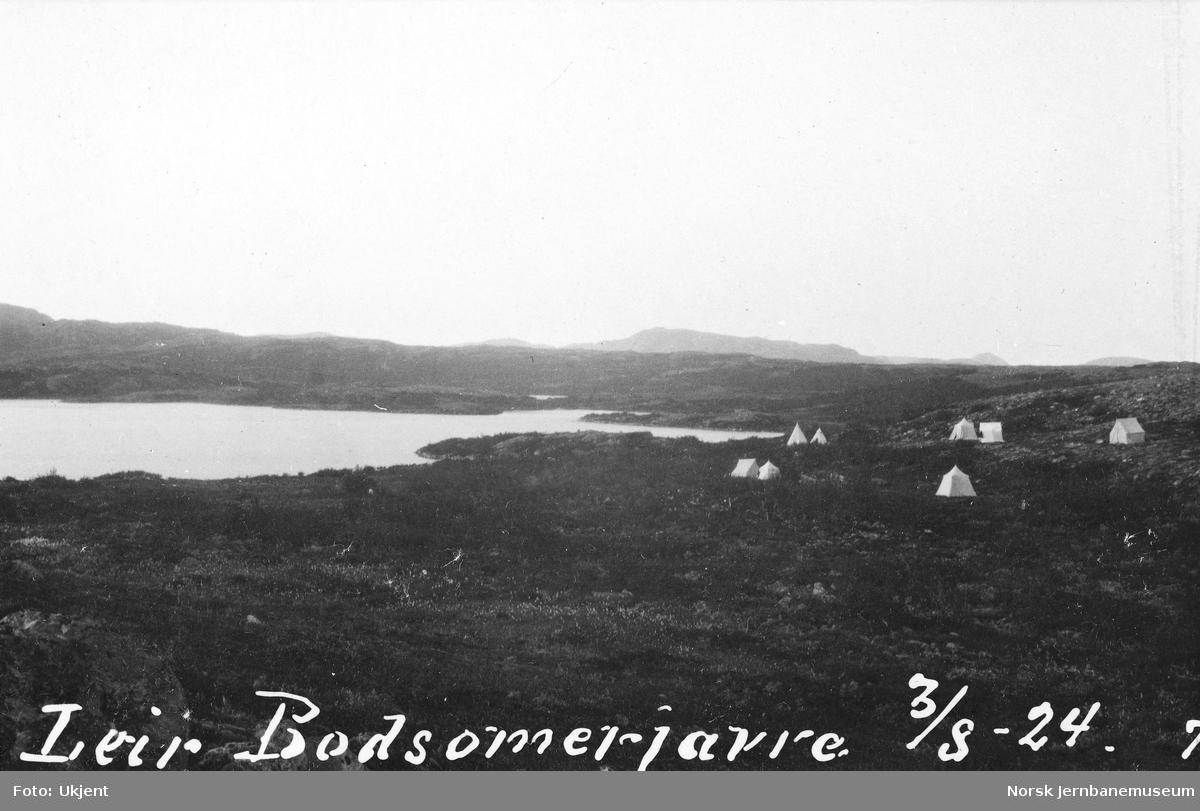 Jernbanestikking i Finnmark : teltleir ved Bodsomer javrre - Uhca Sopmir