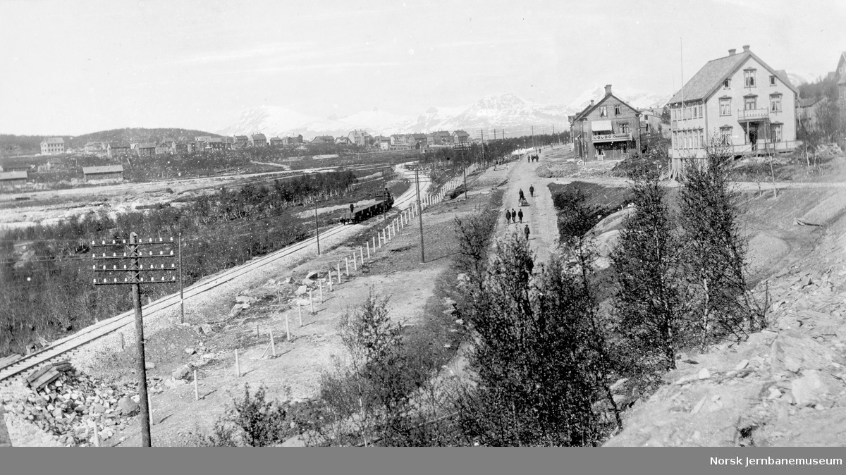 Jernbanen mellom Narvik stasjon og Fagernes ved Nedre Oskarsborg og Frydenlund