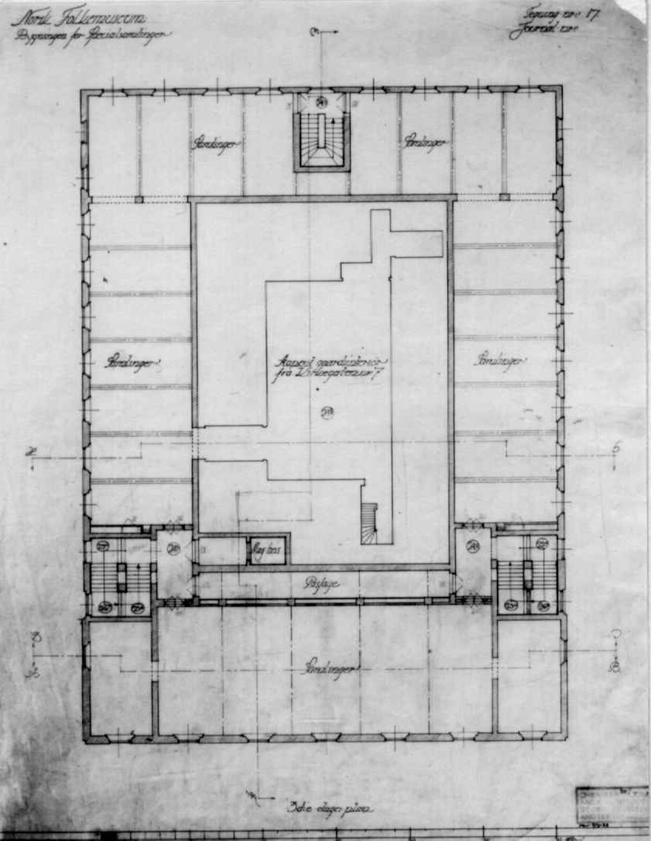 Plantegninger, fra 1925, fra arkitektene Bjercke og Eliassen. Utkast til nye museumsbygninger.
Forslag til bygningen for spesialsamlingene. Plan for tredje etasje. 