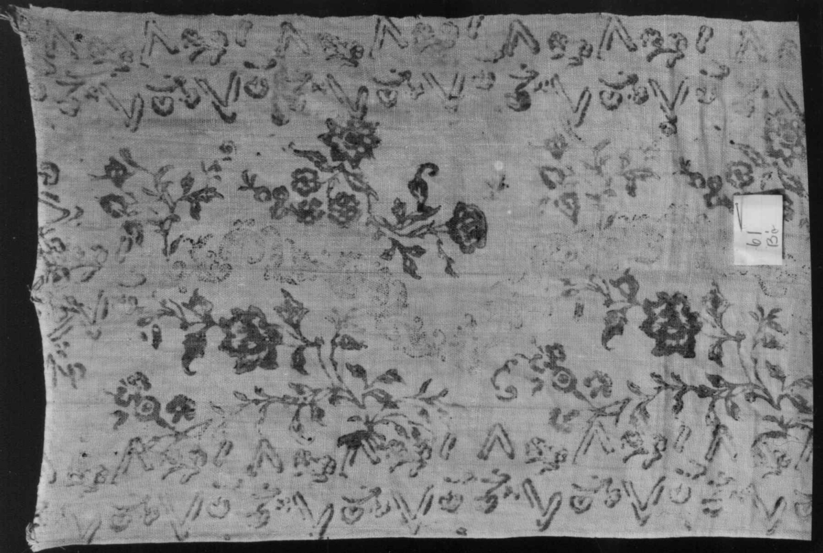 Likkross. Kistehåndkle med trykt mønster, fra 1750-1800. Bø i Telemark.