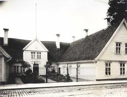 Trehusbebyggelse. Bergen, Hordaland.   Fotografert 1912.