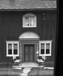 Inngangsparti på hovedbygning, Håkkåran, Oppdal, Sør-Trøndel