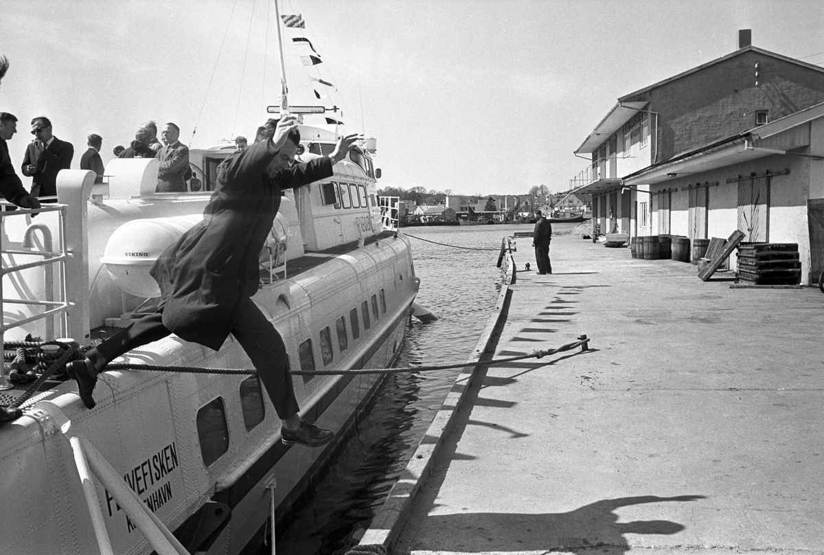 Serie. Hydrofoilbåten "Flyvefisken" ved Mandal. Fotografert mai 1965.