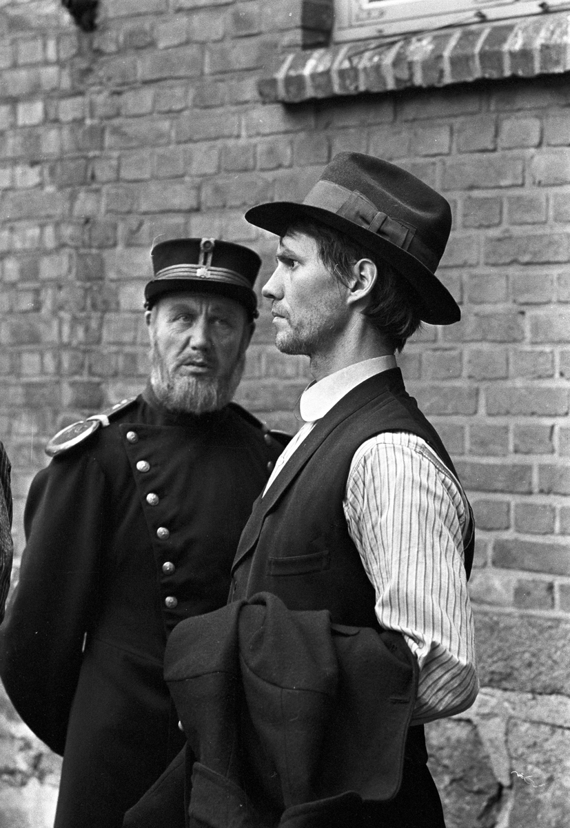 Serie. Fra innspillingen av den interskandinaviske filmen "Sult" i Oslo. Per Oscarson spiller hovedrollen. Fotografert september 1965.

