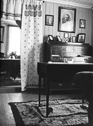 Interiør i mellomstuen på Åsly i Knarberg. Fotografert novem