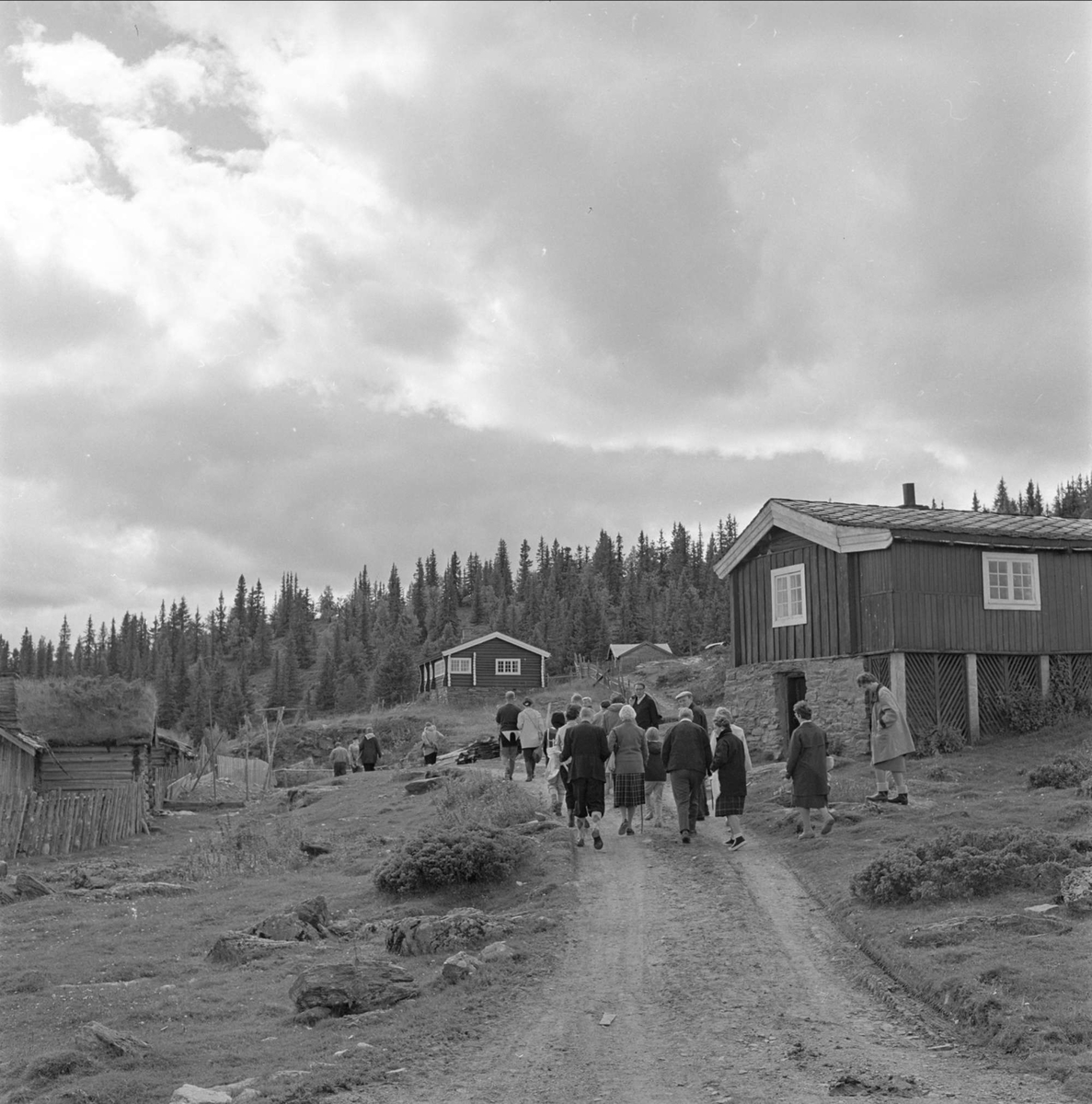 Golå Høyfjellshotell,  turister i fjellet, Sør-Fron 23.08.1961