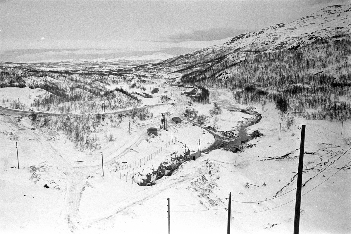 Bitdalen, Vinje, Telemark, desember 1970. Fjellandskap.