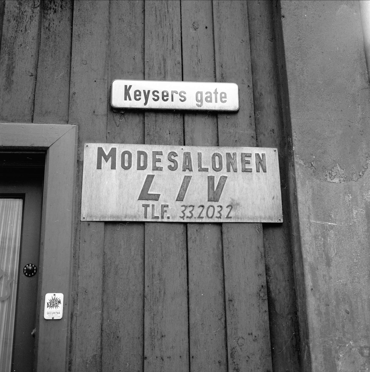 Gateskilt. Keysers gate, Oslo. Skilt for "Modesalonen Liv".