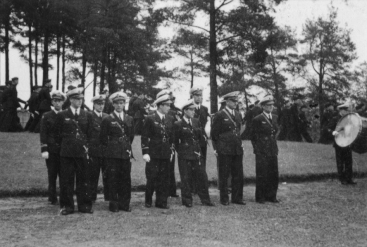 Invigning av minnessten på F 2 Roslagens flygflottilj, 1944.