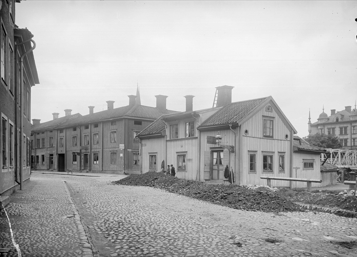 Svartbäckstull i korsningen av Skolgatan och Svartbäcksgatan, Uppsala 1901 - 1902