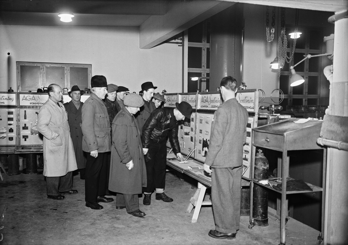 AGA har utställning om svetsteknik, Säbygatan 7, Boländerna i Uppsala den 20 januari 1948