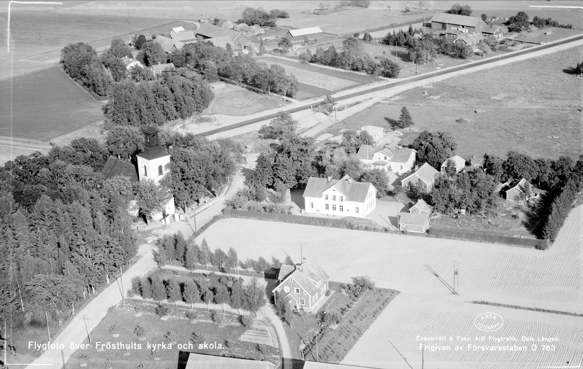 Flygfoto över Frösthult, Frösthults socken, Uppland 1953