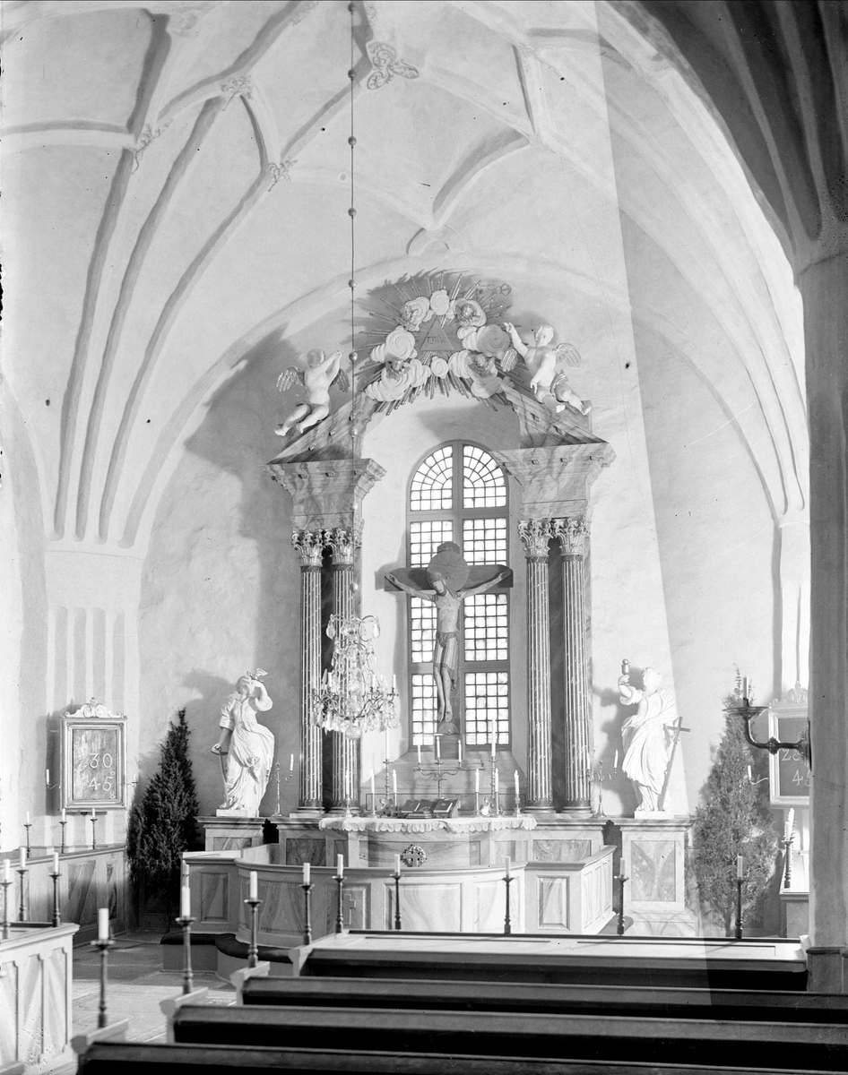 Interiör i Husby-Långhundra kyrka, Husby-Långhundra socken, Uppland januari 1934