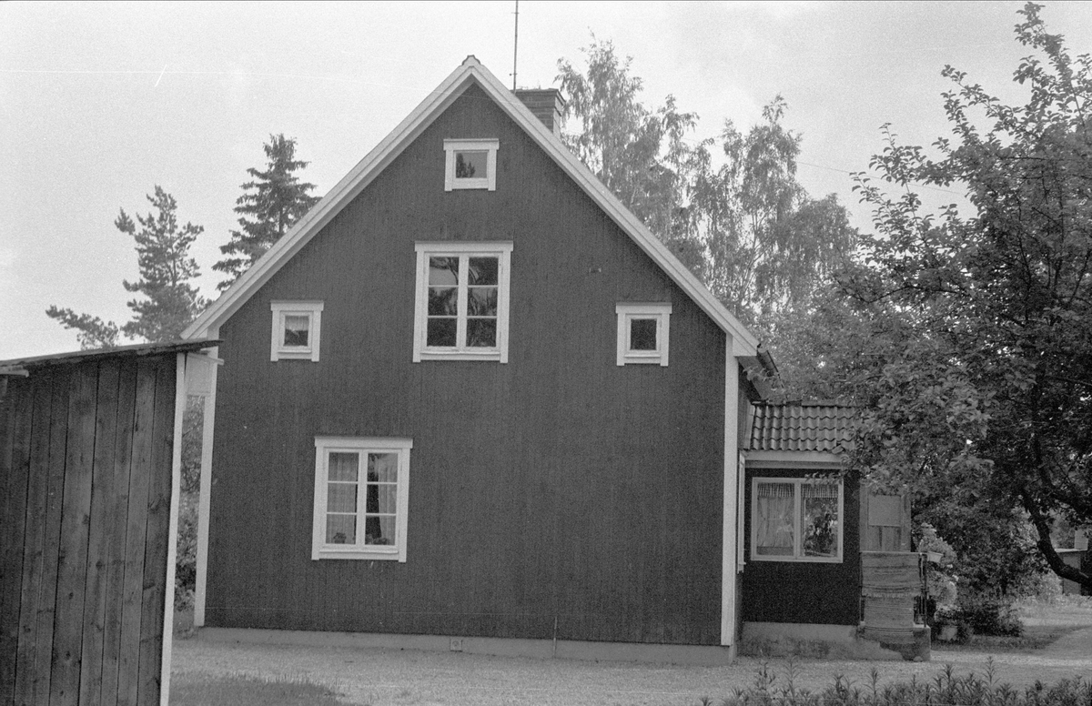 Bostadshus, Sandåsen 1:1, Lövstalöt, Bälinge socken, Uppland 1976