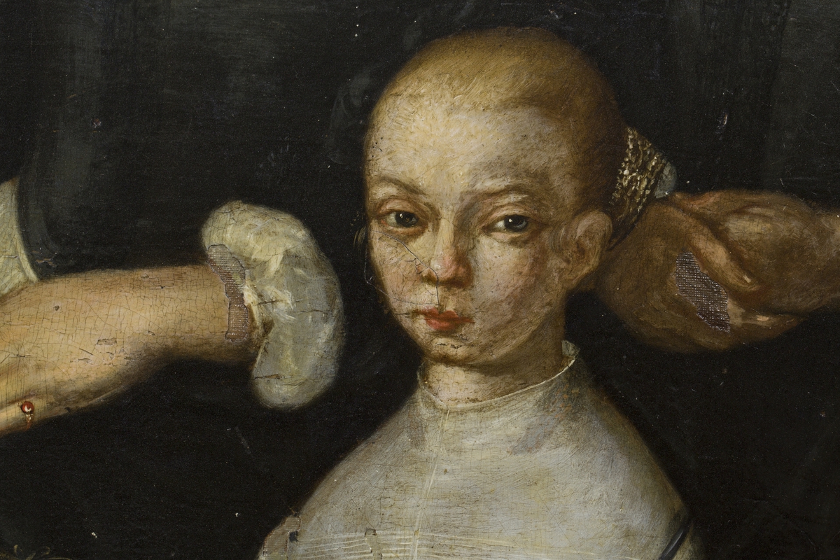 Todelt motiv. Familiportrett i nedre felt. Oppstandelsen i øvre felt.