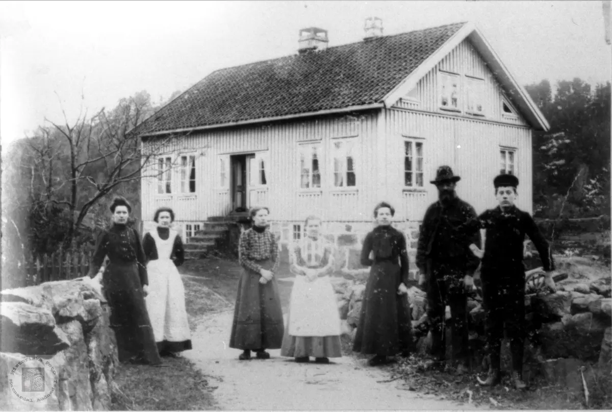 Familiebilde fra Krossen i Øyslebø.