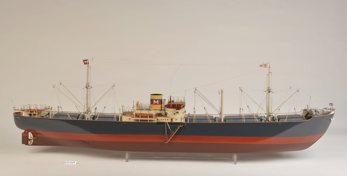 Skala  1:100, blåsort skrog, rødbrunt undervannsskrog, midtskipsbru