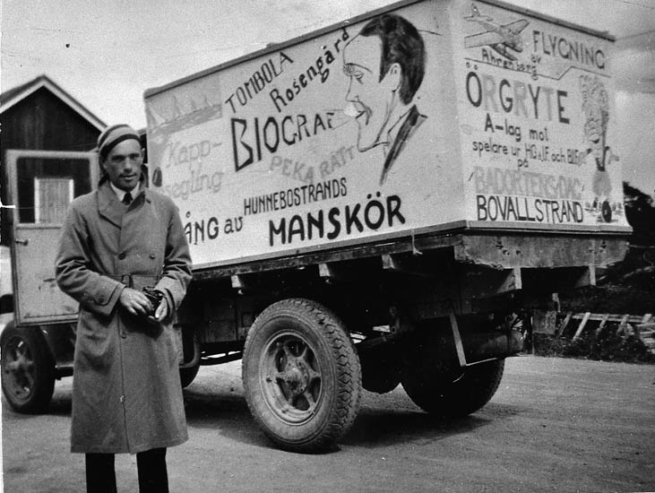 Lastbil som marknadsför olika aktiviteter på "Badortens dag" 1929 i Bovallstrand