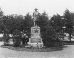 J. Bruns statue.
