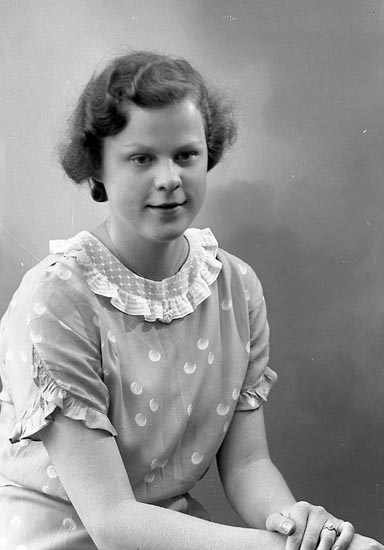 Enligt fotografens journal nr 6 1930-1943: "Norberg, Kerstin Ödsmål".