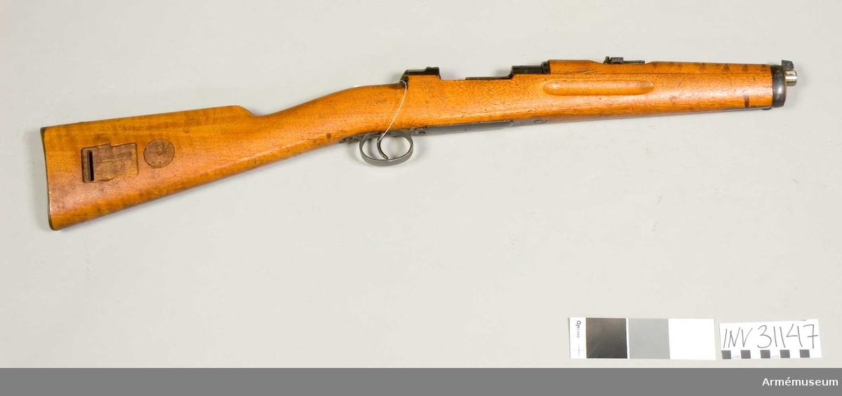Grupp E II.
Karbin av m/1894-typ, med avkortad pipa. System Mauser 1908