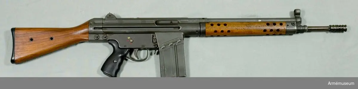 Grupp E IV.
Samma vapen som AM 45366 (68/325). Kamrad för 7,62 mm natoammunition.